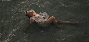 raphaela-simone-bath-347x166px